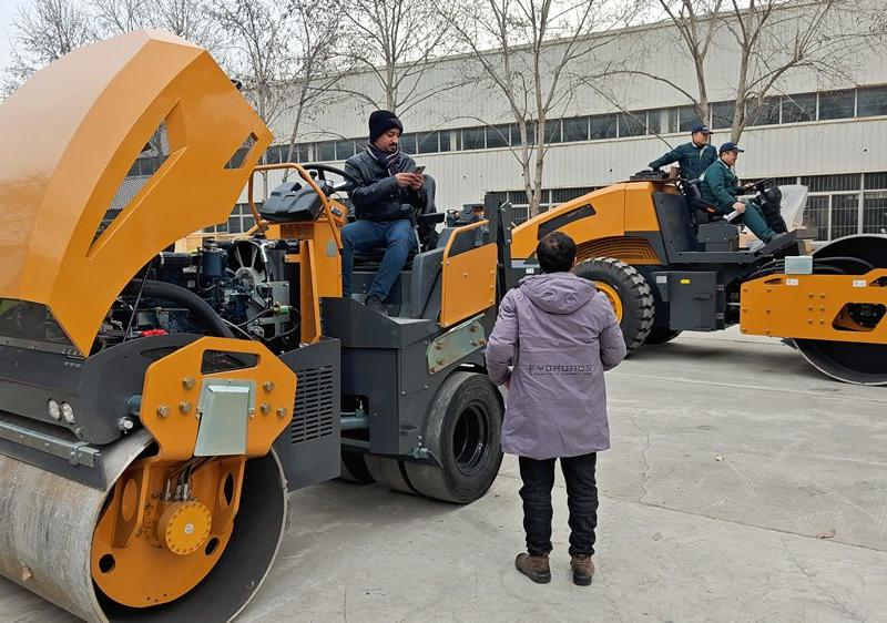 國外客戶來我廠參觀考察，并達(dá)成合作意向